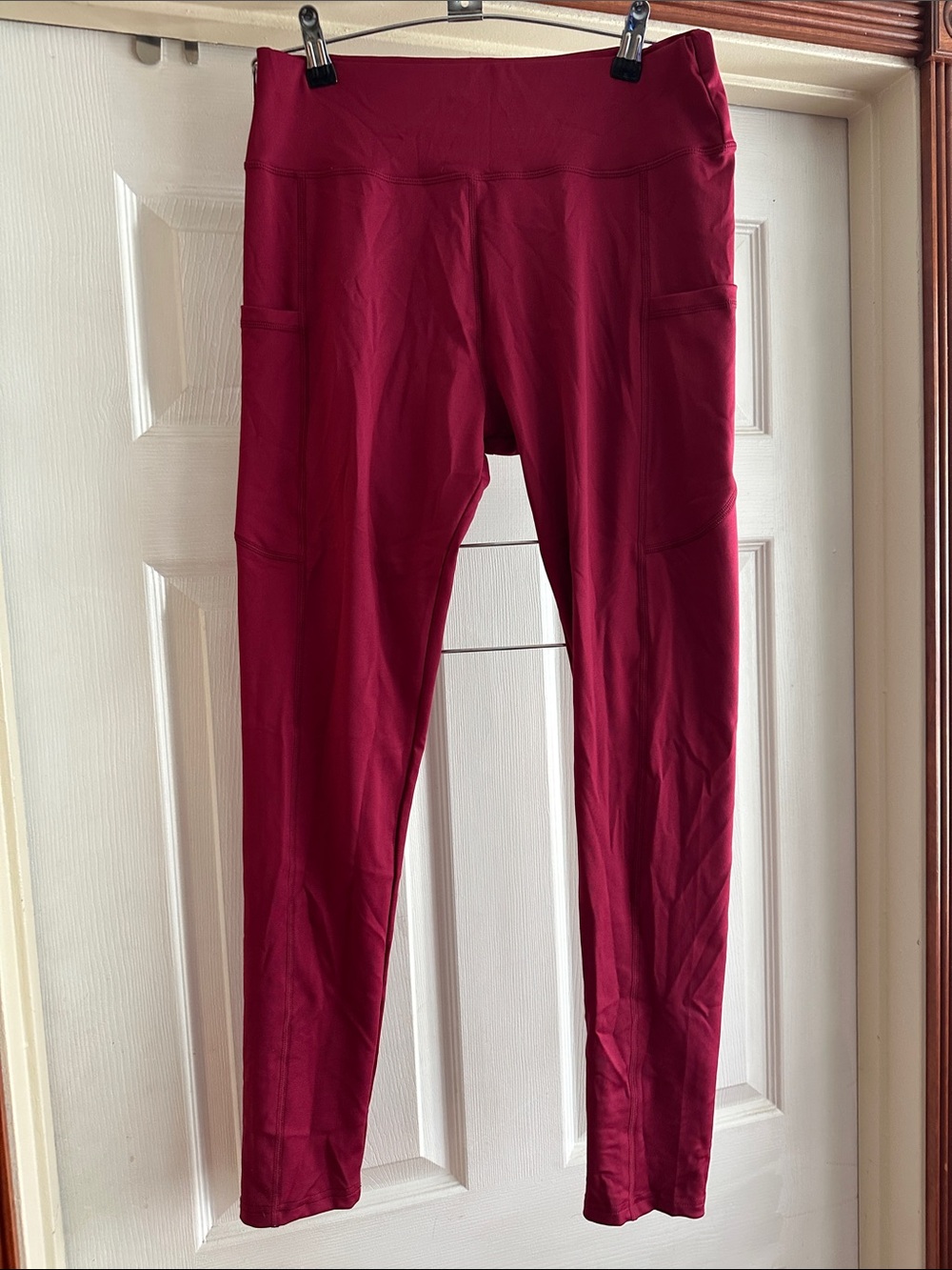 Women’s High-Waist Active Leggings in Deep Berry with Side Pockets